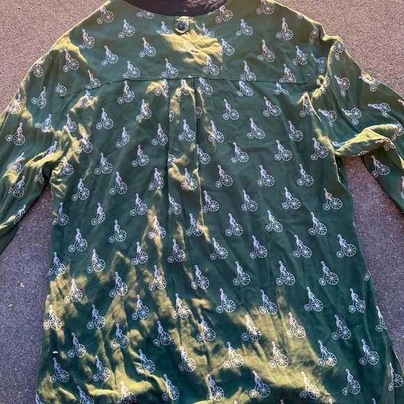 Anthropology Maeve Green Bicycle Pattern Button Down Shirt Size 12 - Picture 8 of 9